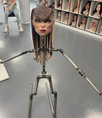 Bambola del sesso giocattolo testa aliena per il cosplay Majic stile testa con pelle morbida bambola sexy